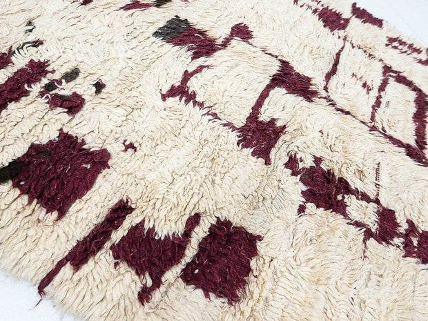 Prestigious Azilal rug size 8.85 ft x 4.79 ft, berber, Moroccan, beni ourain, Azilal, boujaad, beni mguild, kilim, handira - sustainably made MOMO NEW YORK sustainable clothing, rug slow fashion